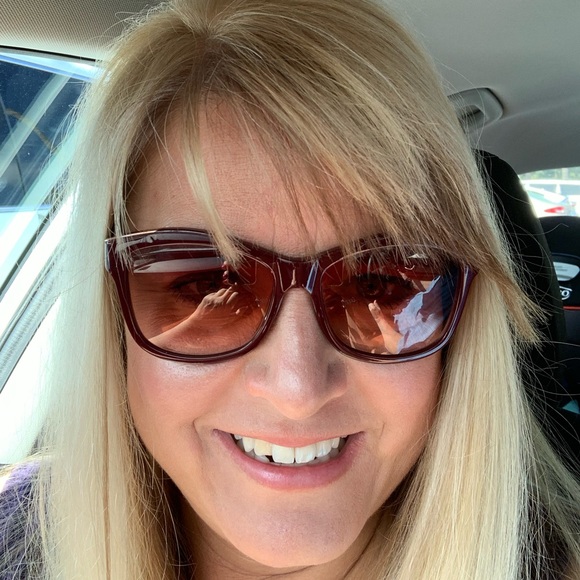Meet your Posher, Tamara - Picture 1 of 1
